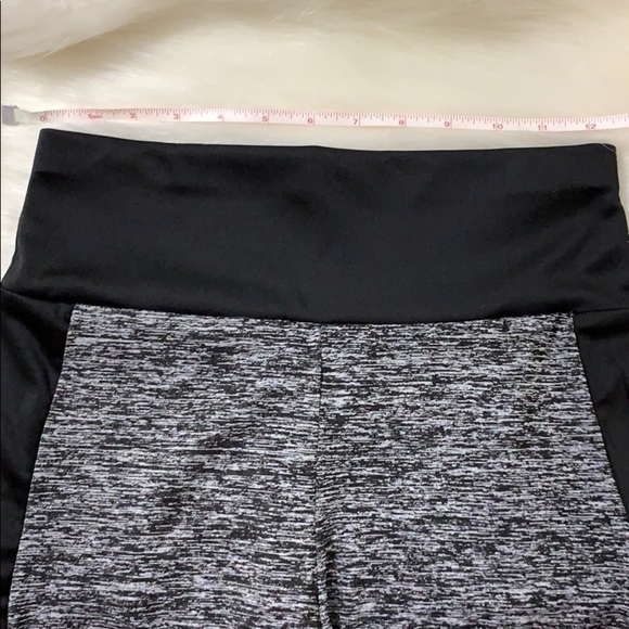 High Waisted Black Athletic Ankle Pants Small​​ - Picture 4 of 5